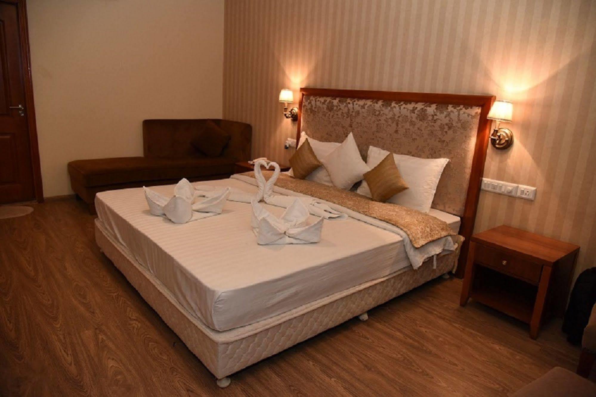 Palm Green Club Resort Jetalpur Zewnętrze zdjęcie
