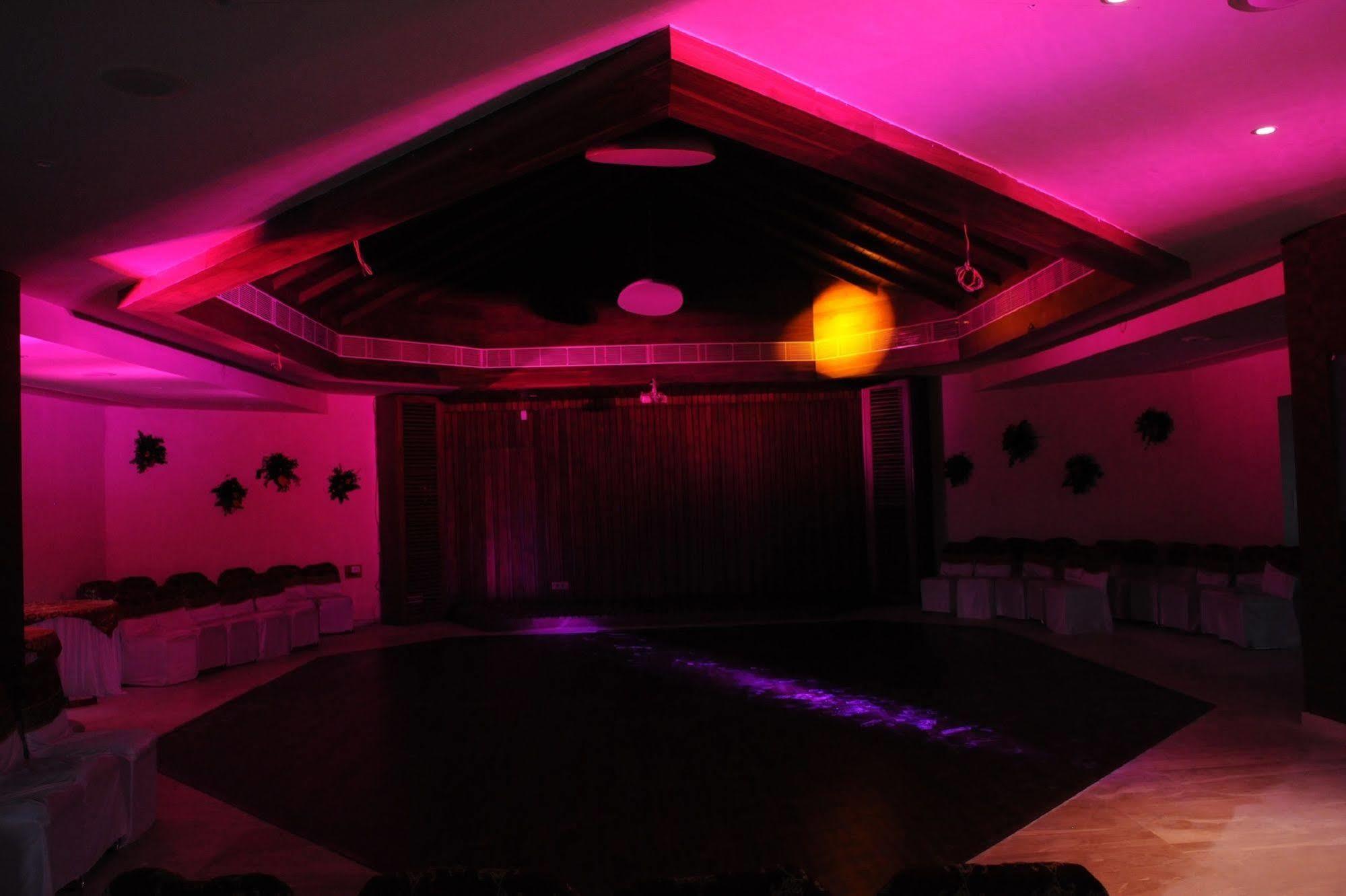 Palm Green Club Resort Jetalpur Zewnętrze zdjęcie