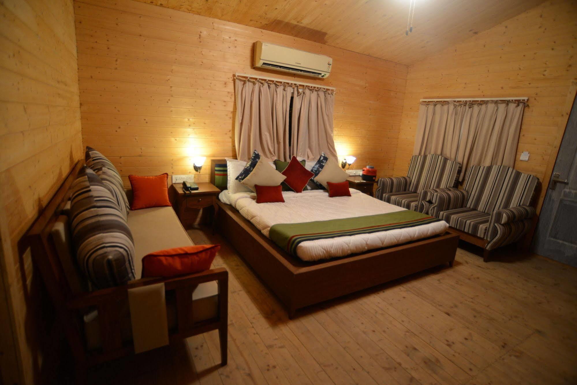 Palm Green Club Resort Jetalpur Zewnętrze zdjęcie